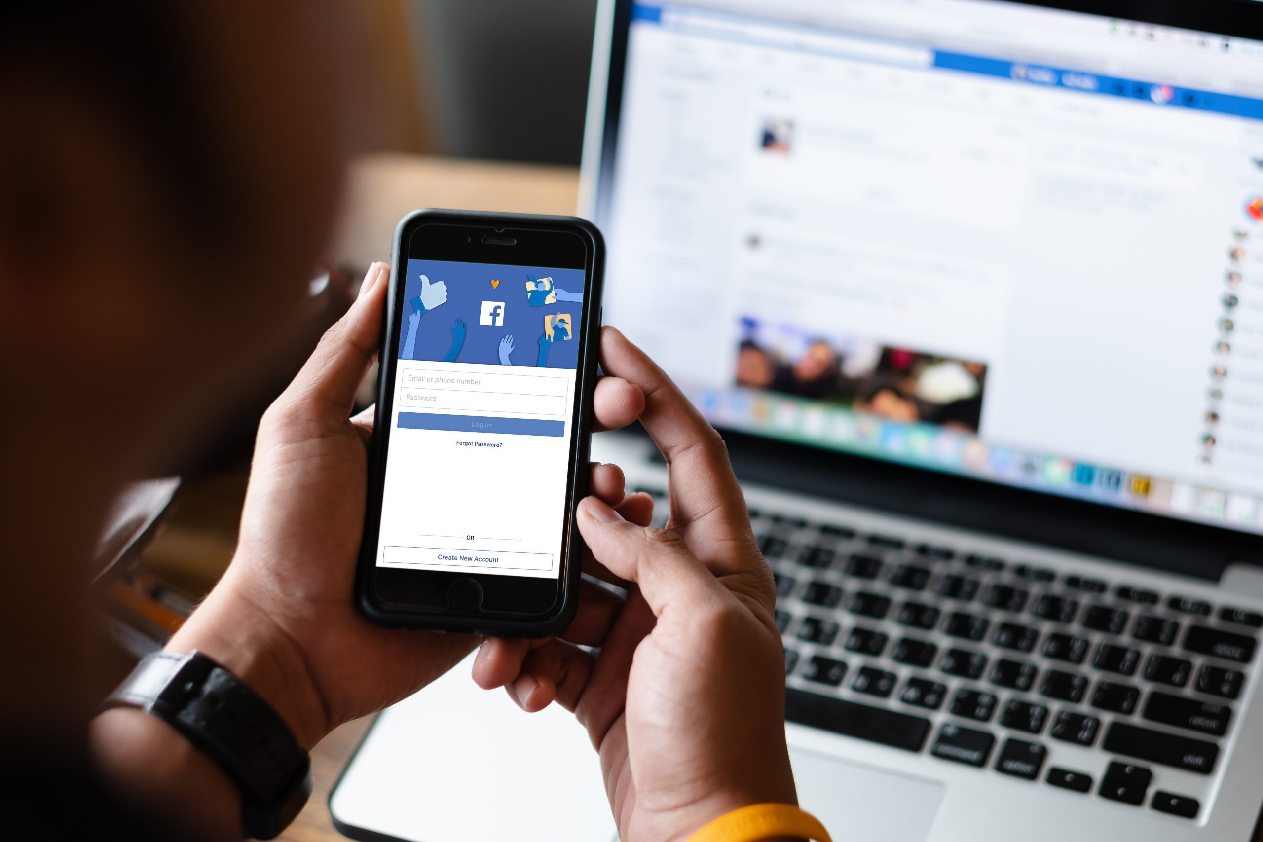 facebook-social-media-app-smartphone-laptop